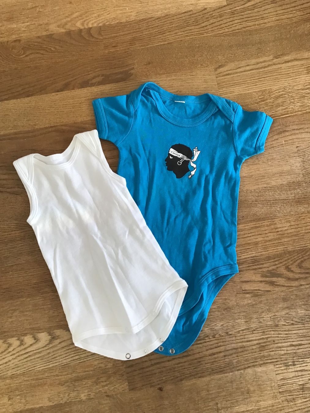 Unterwäsche: Body 2x Gr. 80... – Gebraucht aus Uetendorf von Koh0