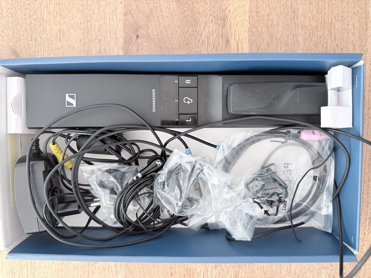Sennheiser Radiocomunicazione: Sennheiser Flex 5000 Digital Wireless Audio System Headphone – Usato da Bern venduto da Hobbypilot007 4