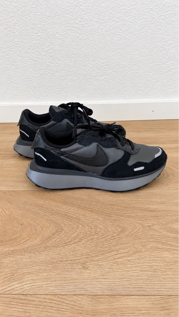 Nike Damenschuhe: Baskets Nike (taille 38.5) neuves – Neu und originalverpackt aus Zürich von Titsia