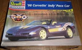 REVELL '98 CORVETTE INDY PACE CAR 1:25