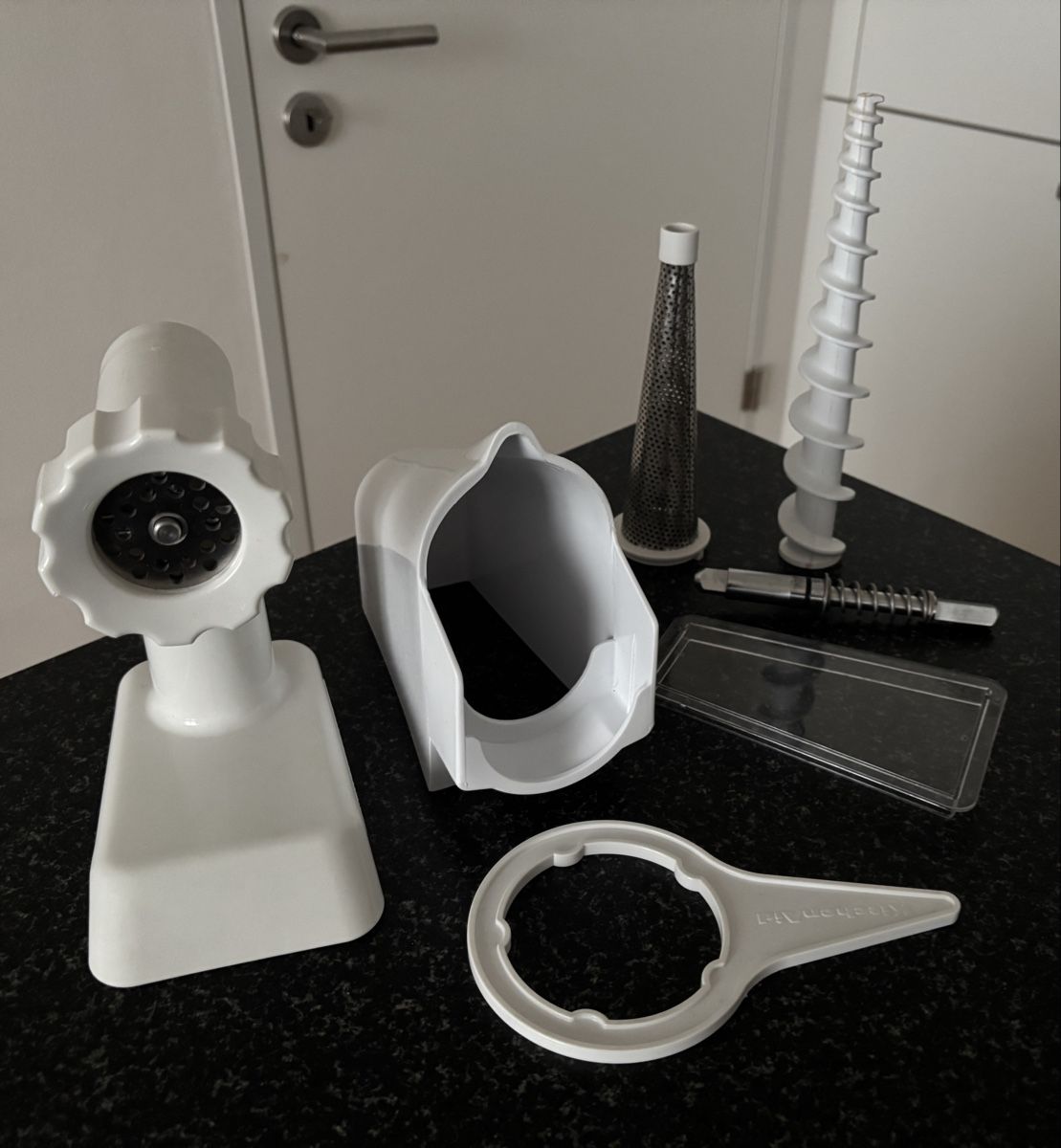 Kitchenaid Küchengeräte: Kitchen Aid Fleischwolf mit Pürieraufsatz – Gebraucht aus Basel von ukhtyy