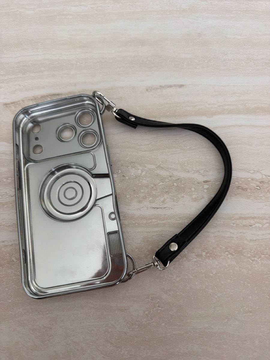 Apple Cover & Protezioni schermo: Retro Camera iPhone 17 ProCase with Strap - Stylish & Secure – Nuovo e nell'imballaggio originale da Paradiso venduto da Ixaya.studio 3