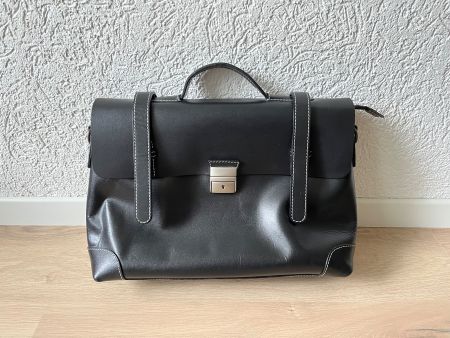 Schwarze Tasche aus Kunstleder(eco-friendly )