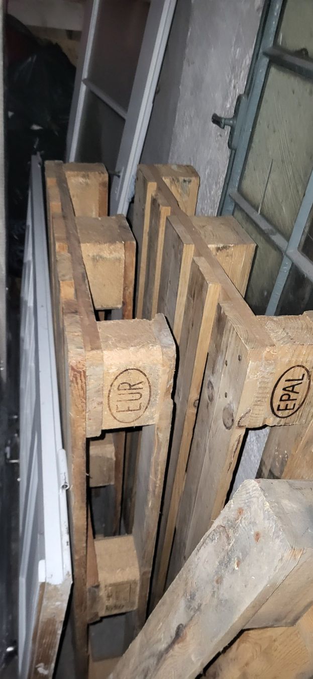 Pallets: Palettes EURO – Usato da La Chaux-de-Fonds venduto da mrd_9r7l