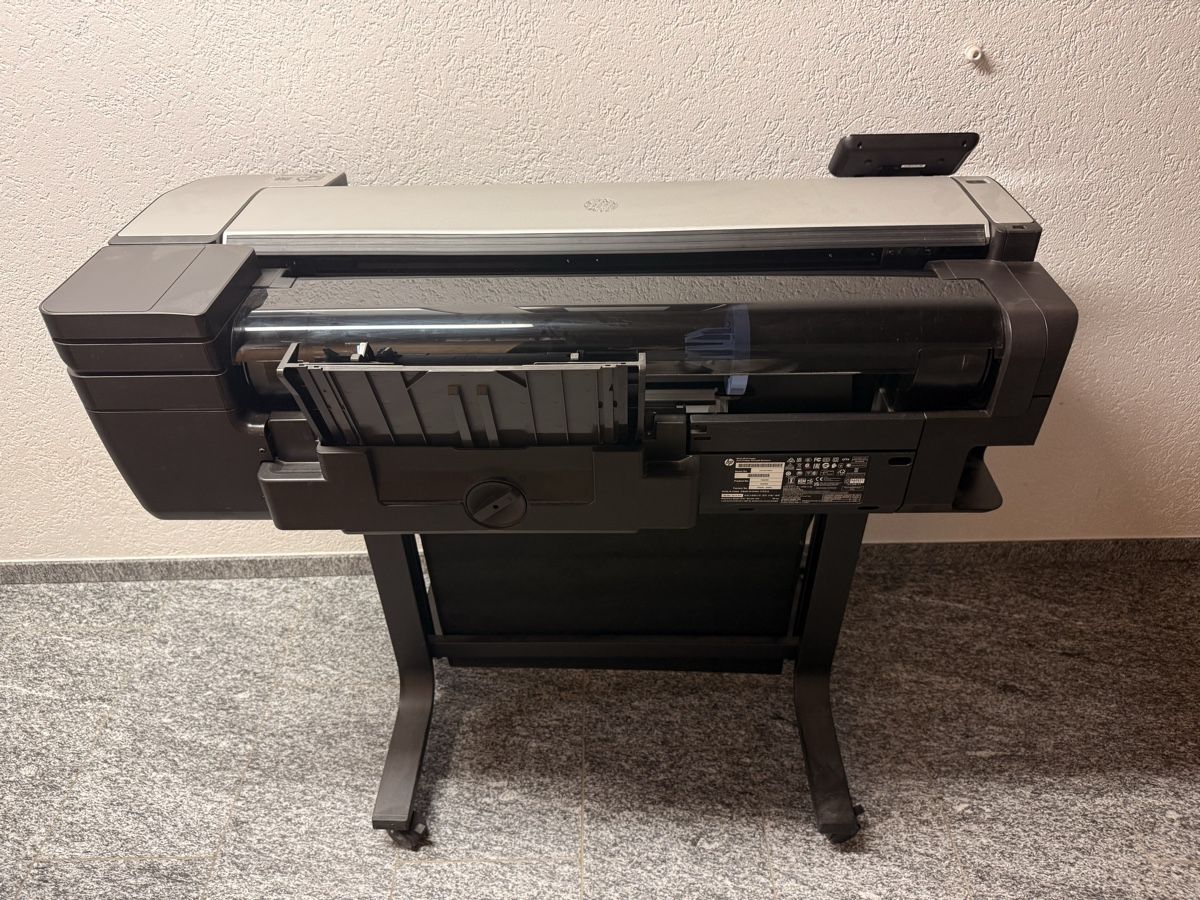 Hewlett Packard Stampanti: HP Designjet T830 Scan Plotter wie neu – Usato da Bern venduto da Xtr3me 3