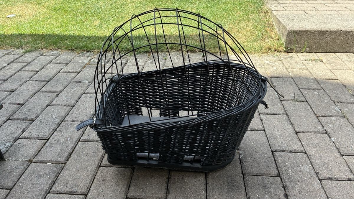 Altro per la casa: Black Wicker Bicycle Basket with Cage Used – Usato da Adliswil venduto da geo07