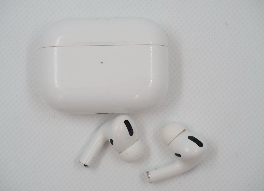 Apple Cuffie: APPLE AirPods Pro 1. Generation – Usato da Bellinzona venduto da car_vhf5 1