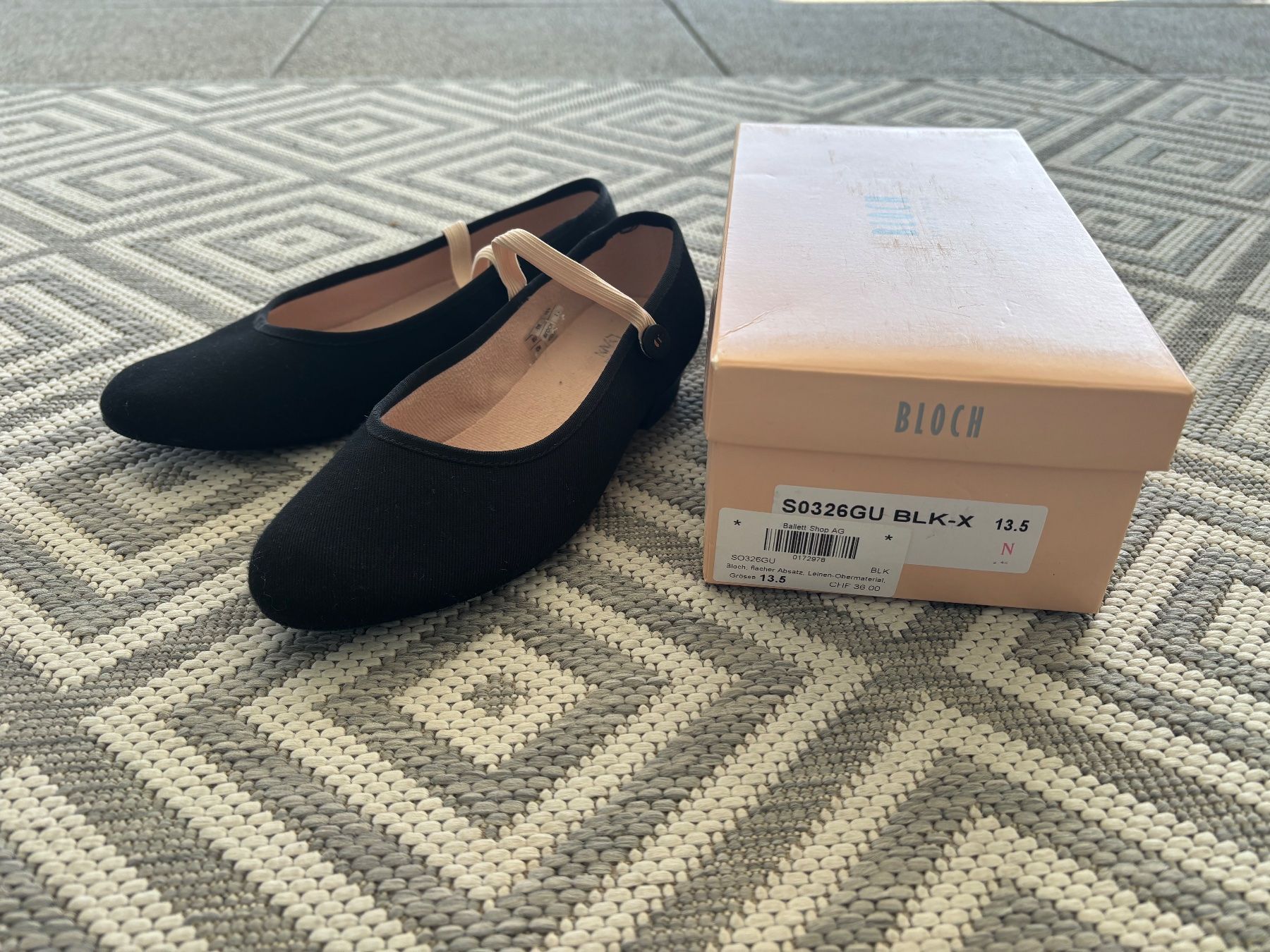 Bloch Scarpe per ragazze: Ballett Bloch Charakterschuh Grösse 13.5 – Usato da Unterägeri venduto da Simi000