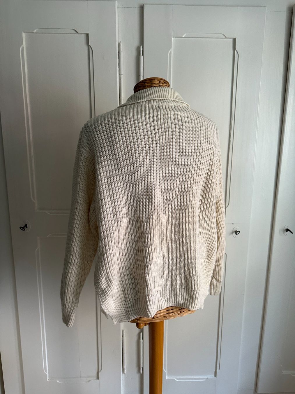 Shein Pulls & Sweat-shirts: Strickpullover offweiss 34 – D'occasion à Zürich par Diazaio 2