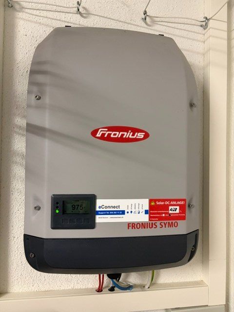 Fronius Inverter: Wechselrichter «Fronius Symo 7.0-3-M» – Usato da Männedorf venduto da pasno12
