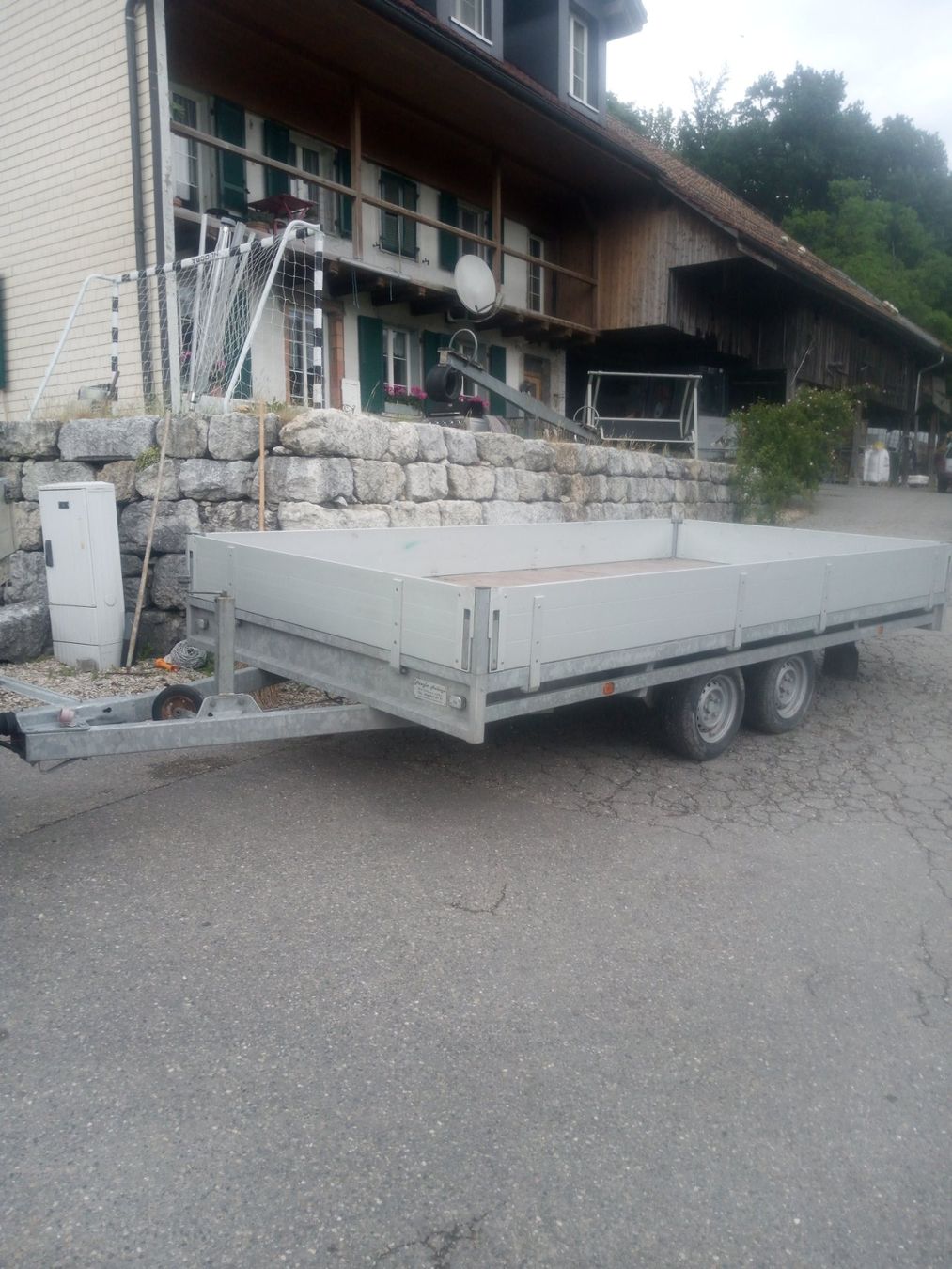 Hulco Rimorchi: Auto Anhänger 3 Tonnen Hulco – Usato da Rüttenen venduto da Dart4