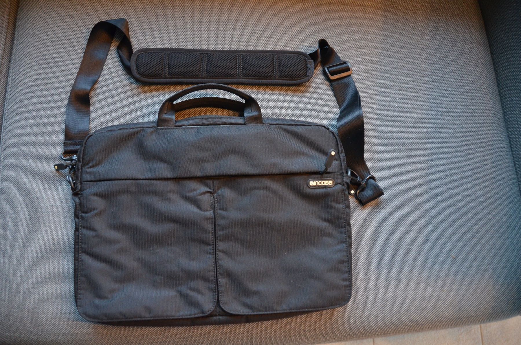 Incase Borse: Laptoptasche Notebooktasche Incase schwarz – Usato da Schleinikon venduto da kissa07