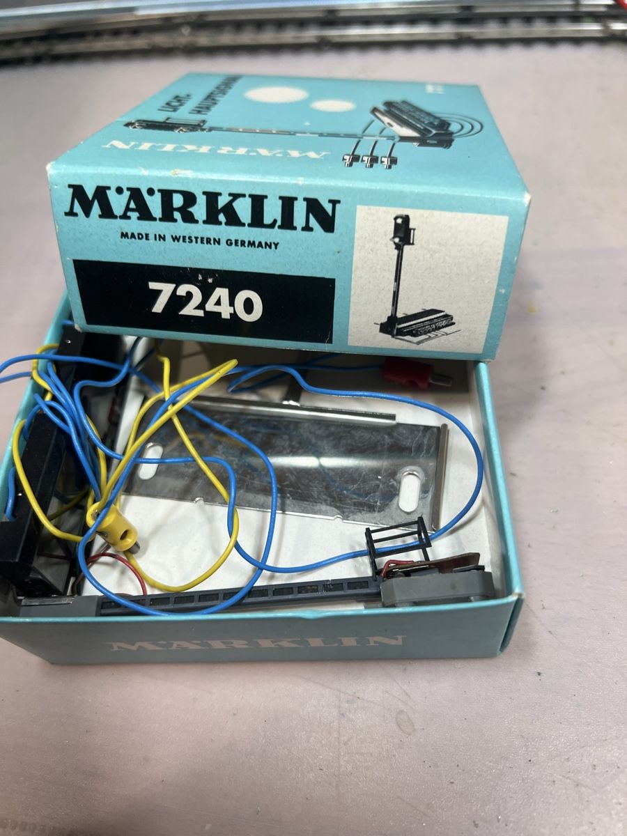 Märklin Modellini di ferrovie: Märklin K Weichen und Signale – Usato da Dübendorf venduto da Troggy 4
