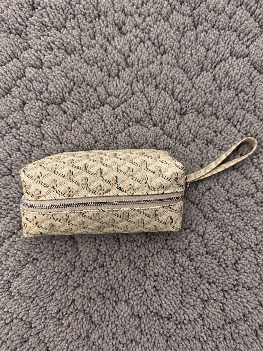 Kosmetikkoffer:  Kosmetiktasche beige mit Handschlaufe – Neu (gemäss Beschreibung) aus Sissach von jdv_j65j 1