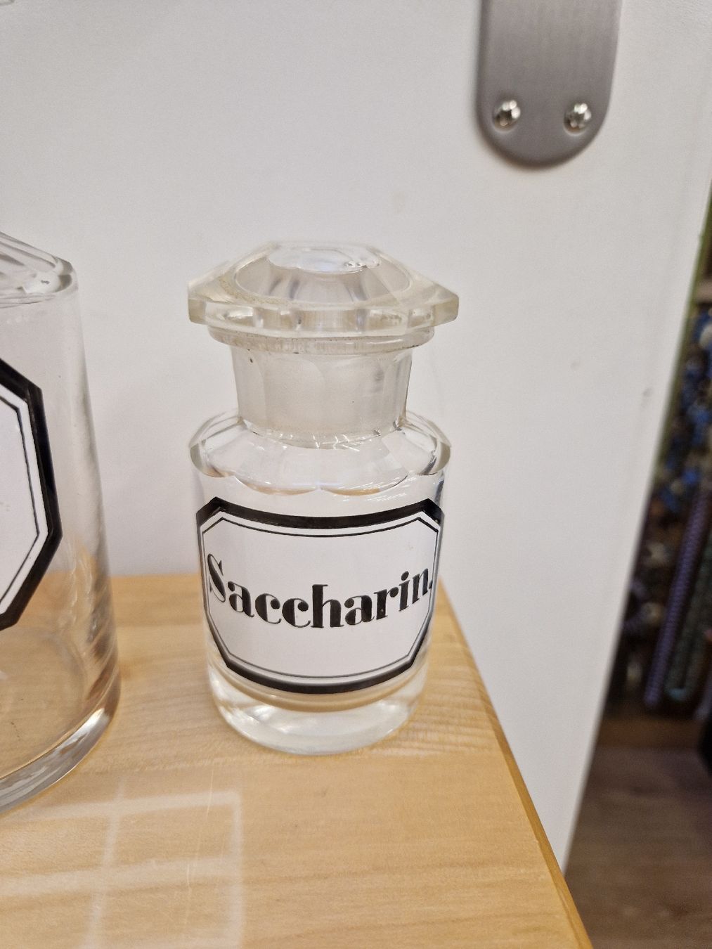 Gläser: 8 alte Apotheker Flaschen Glas – Gebraucht aus Rieden AG von  7