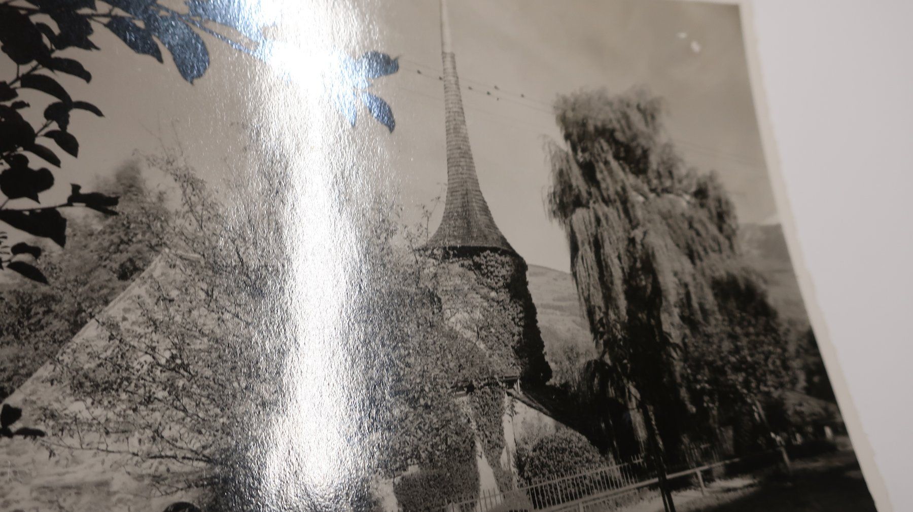 Ansichtskarten: Kirche Einigen – Defekt aus Cormoret von Pascalll2001 3