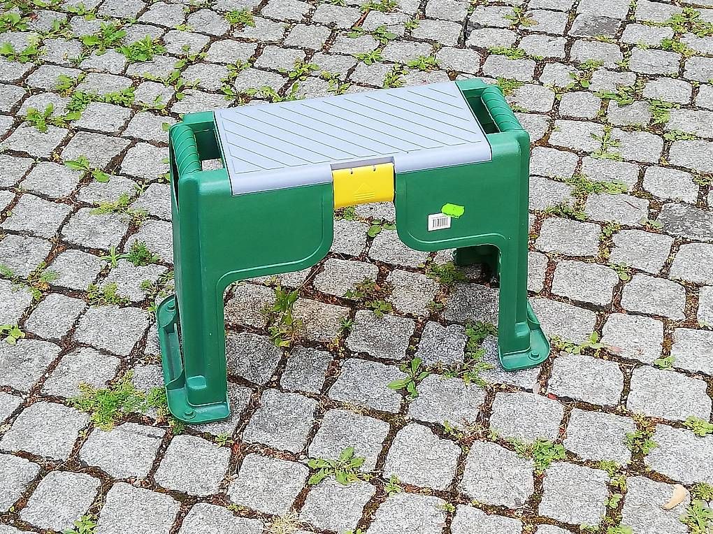 Sgabelli: Garten-Hocker mit Werkzeugfach – Usato da Zürich venduto da key20