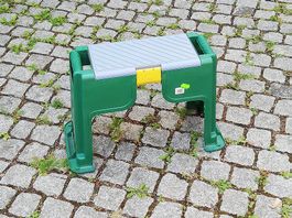 Garten-Hocker mit Werkzeugfach