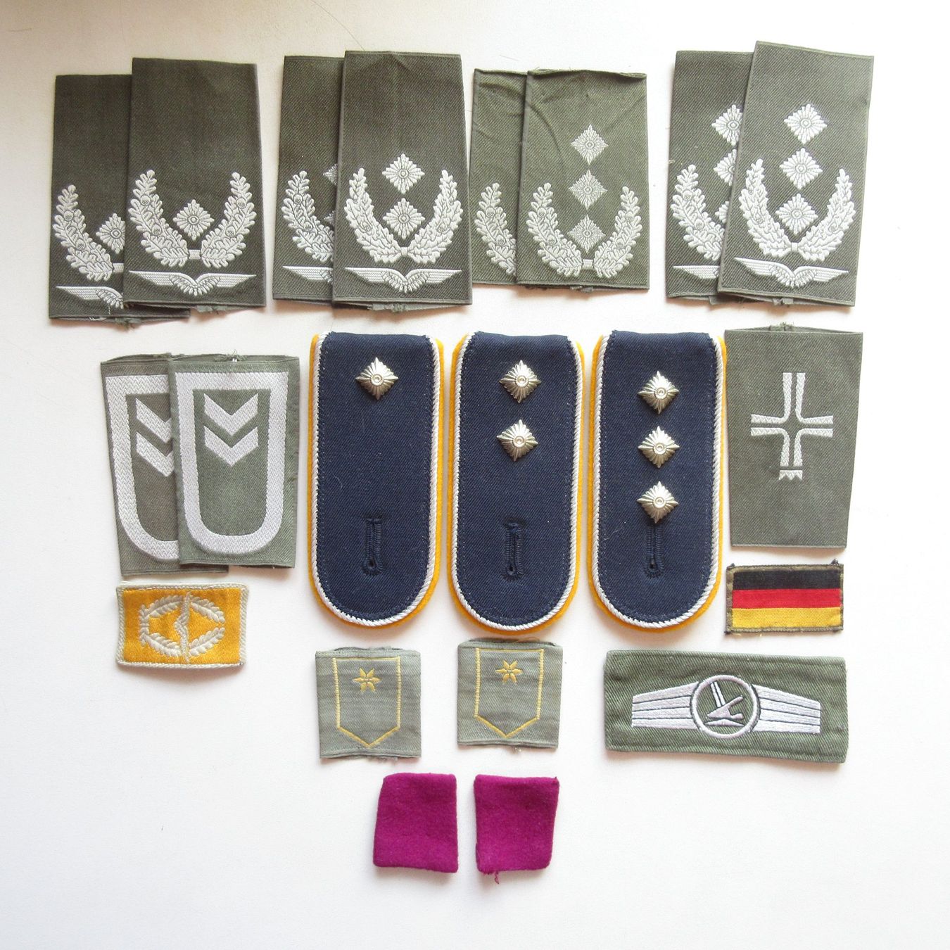Placchette & Badge: Rangabzeichen Heer Deutschland Konvolut – Usato da Utzenstorf venduto da 3427