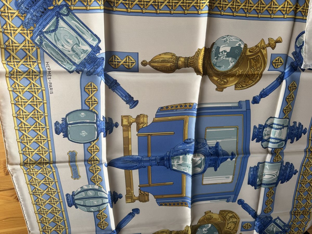 Hermès Foulards & écharpes: Foulard hermes – D'occasion à Vésenaz par Angela.C3 7