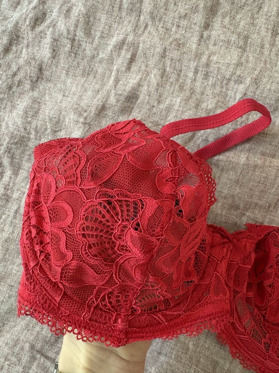 Triumph Altra biancheria intima: Soutien-gorge rouge Triumph 80C – Usato da Vésenaz venduto da ilomd 1