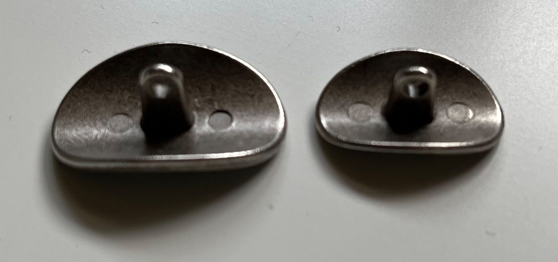 Bottoni: Metallknöpfe – Nuovo (secondo la descrizione) da Niederuzwil venduto da Mala 2