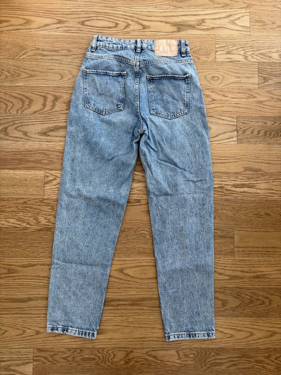 Zara Jeans: Mom Jeans Zara – Usato da Zürich venduto da liv_wyz7 1