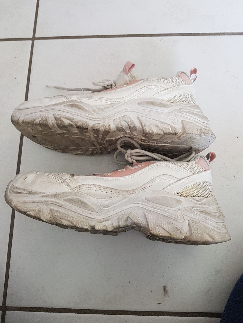 Damenschuhe: basket – Gebraucht aus Hermance von Triplebizzo 2