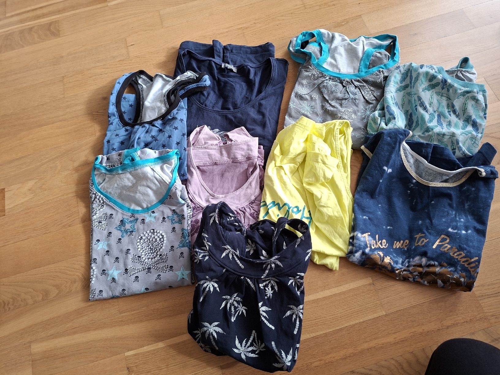 Lotti di vestiti: Kleiderpaket Damen Grösse 40/42 – Usato da Lyss venduto da Infinia