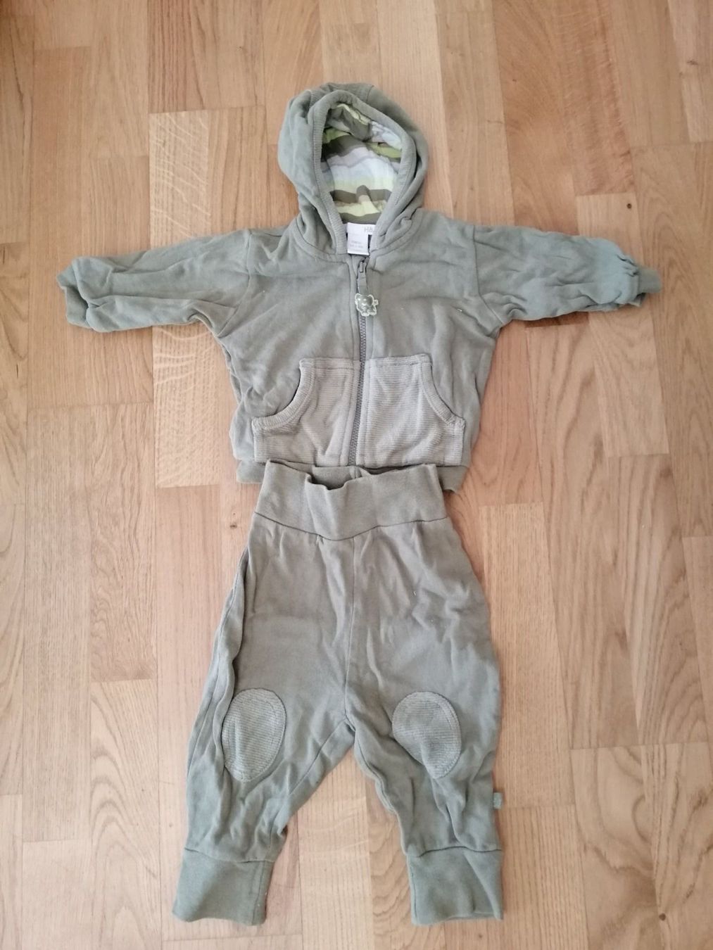 Adidas Lotti & Set di vestiti: Jogging Anzug, Baby, Gr. 62 – Usato da Büren an der Aare venduto da trecine