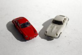 Vintage WIKING Porsche 911 & Jaguar E-Type, bespielt