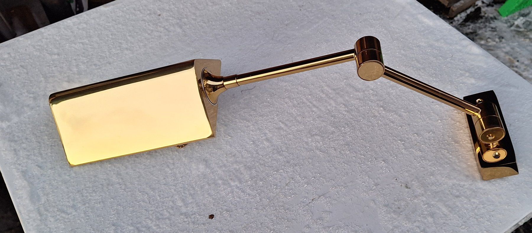 Lampade: Elegante Messing Wandleuchte, verstellbar – Usato da Weinfelden venduto da JoeBaer
