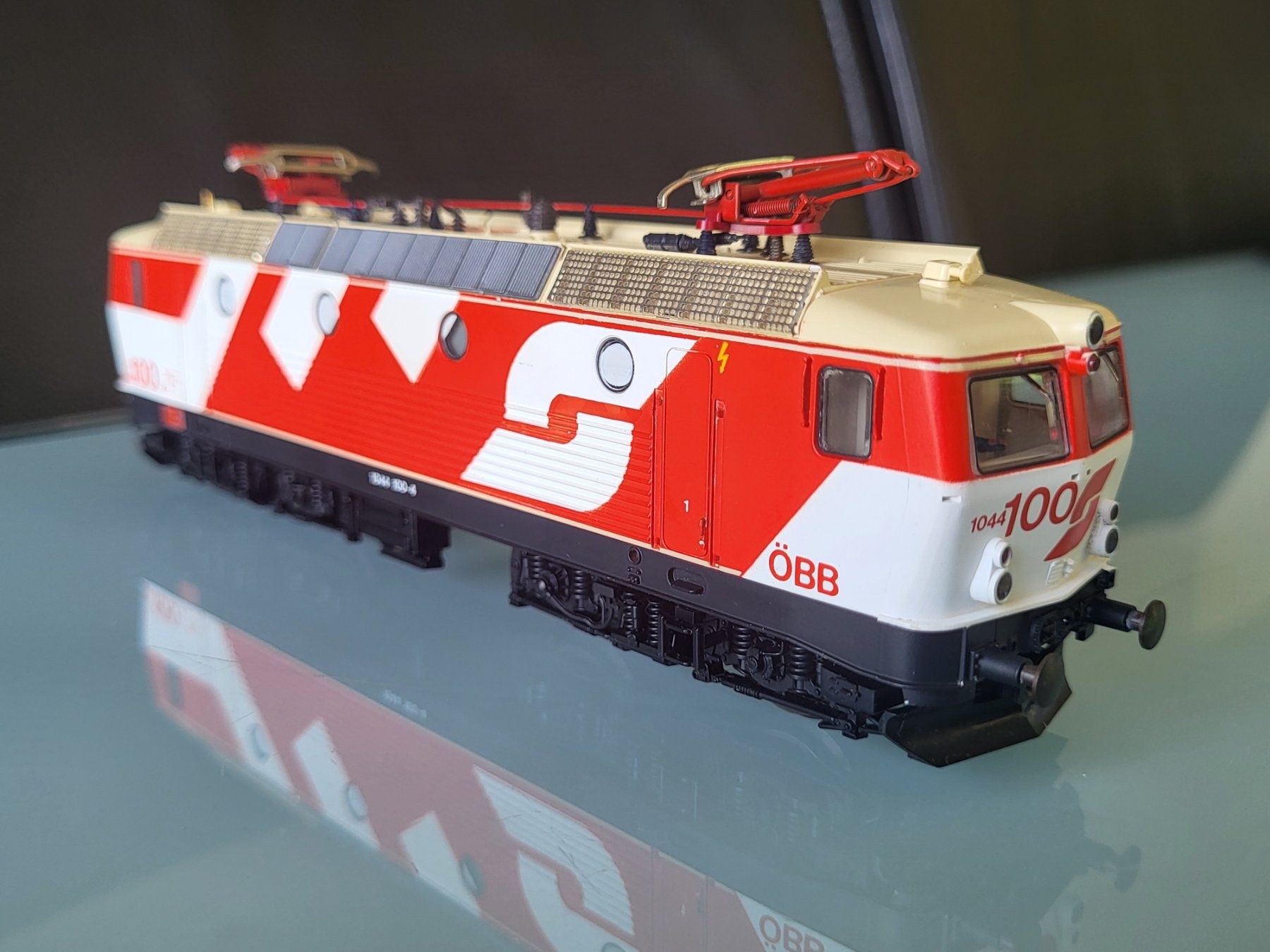 Roco Trains électriques: H0 ROCO ÖBB 1044 100-4 – D'occasion à Oberburg par sensetal 1