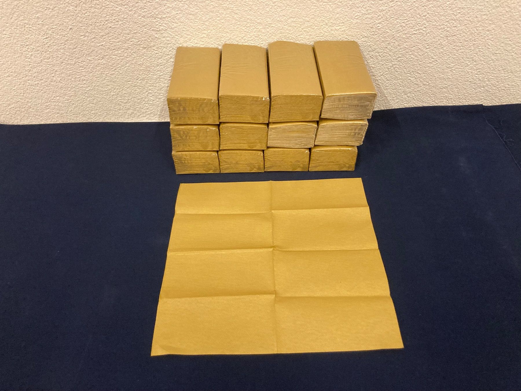 Servietten: Servietten Restposten,  300 Stück, 33x33cm, Airlaid-Qualität – Neu und originalverpackt aus Neuenhof von jorogo 3
