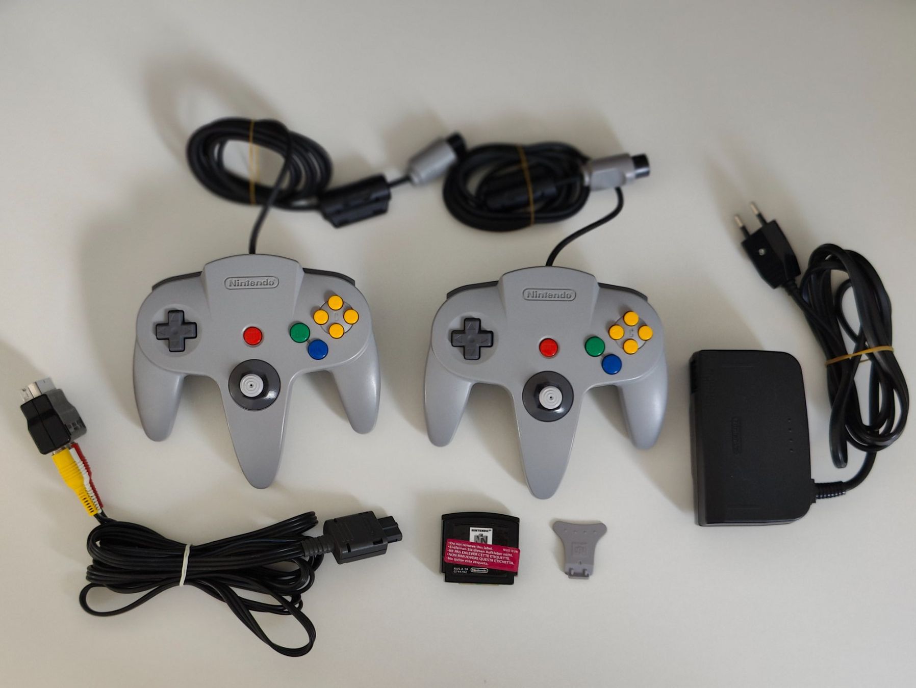 Nintendo Konsolen: Nintendo 64 Konsole Set mit 2 Controller & Expansion Pack – Gebraucht aus Dintikon von Nightcom 2