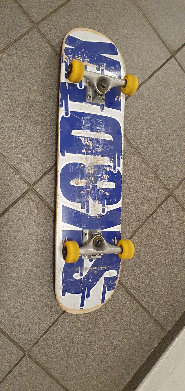 Skateboards: Skateboard 80cm, für Kinder, gebraucht – Gebraucht aus Zürich von admyre