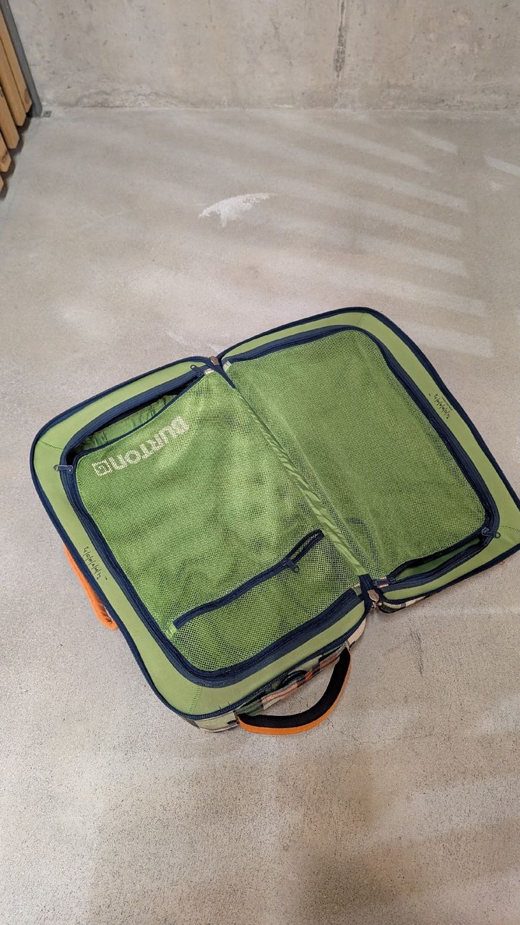 Burton Reisekoffer: Burton Rolling Suitcase checked fabric used condition – Gebraucht aus Horgen von Robjohnch 3