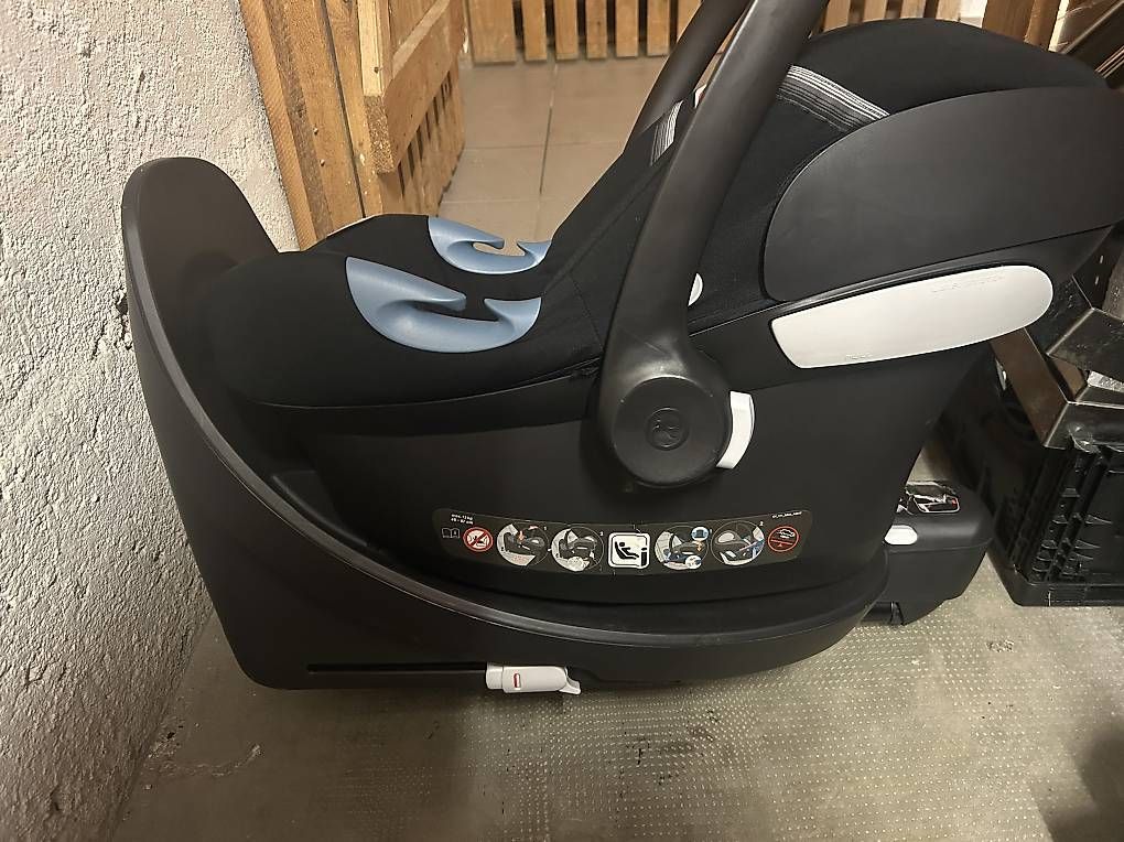 Seggiolini per auto: Siège bébé avec base isofix en parfait état – Usato da La Tour-de-Peilz venduto da sam_fk75 1