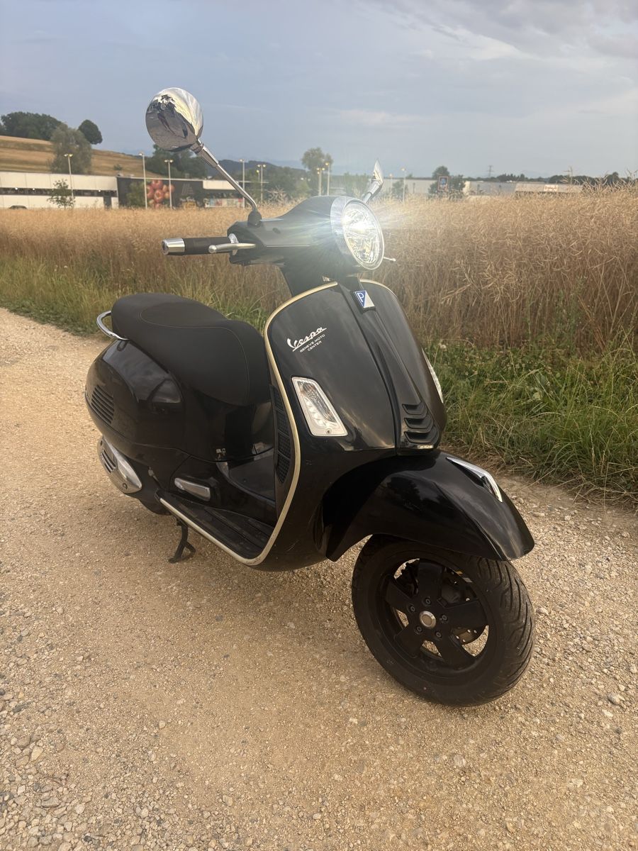 Vespa Scooters: Piaggio Vespa 300 GTS – Gebraucht aus Gals von aya_p7pd 4