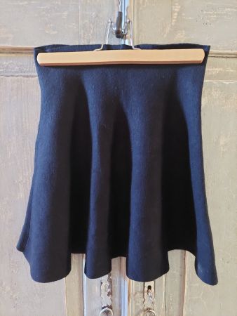 Vero Moda . Fresno Short Knit Skirt M