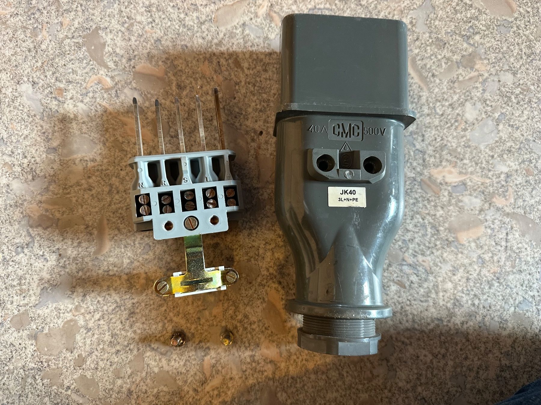 Spine: Stecker J 40 5 Polig CMC – Usato da Huttwil venduto da Bolpa