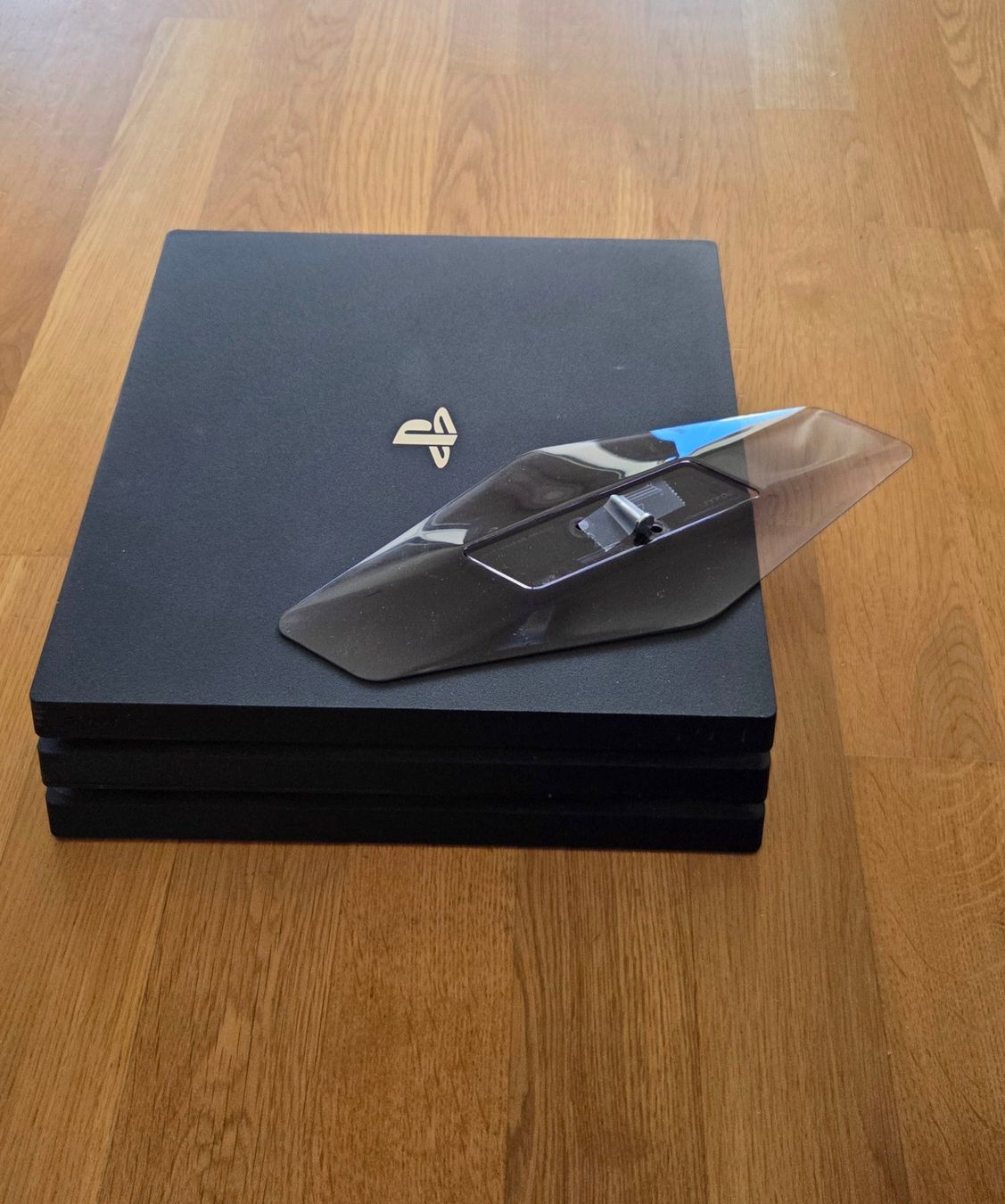 Sony Console: PS4 Pro – Usato da Aarau venduto da IJac