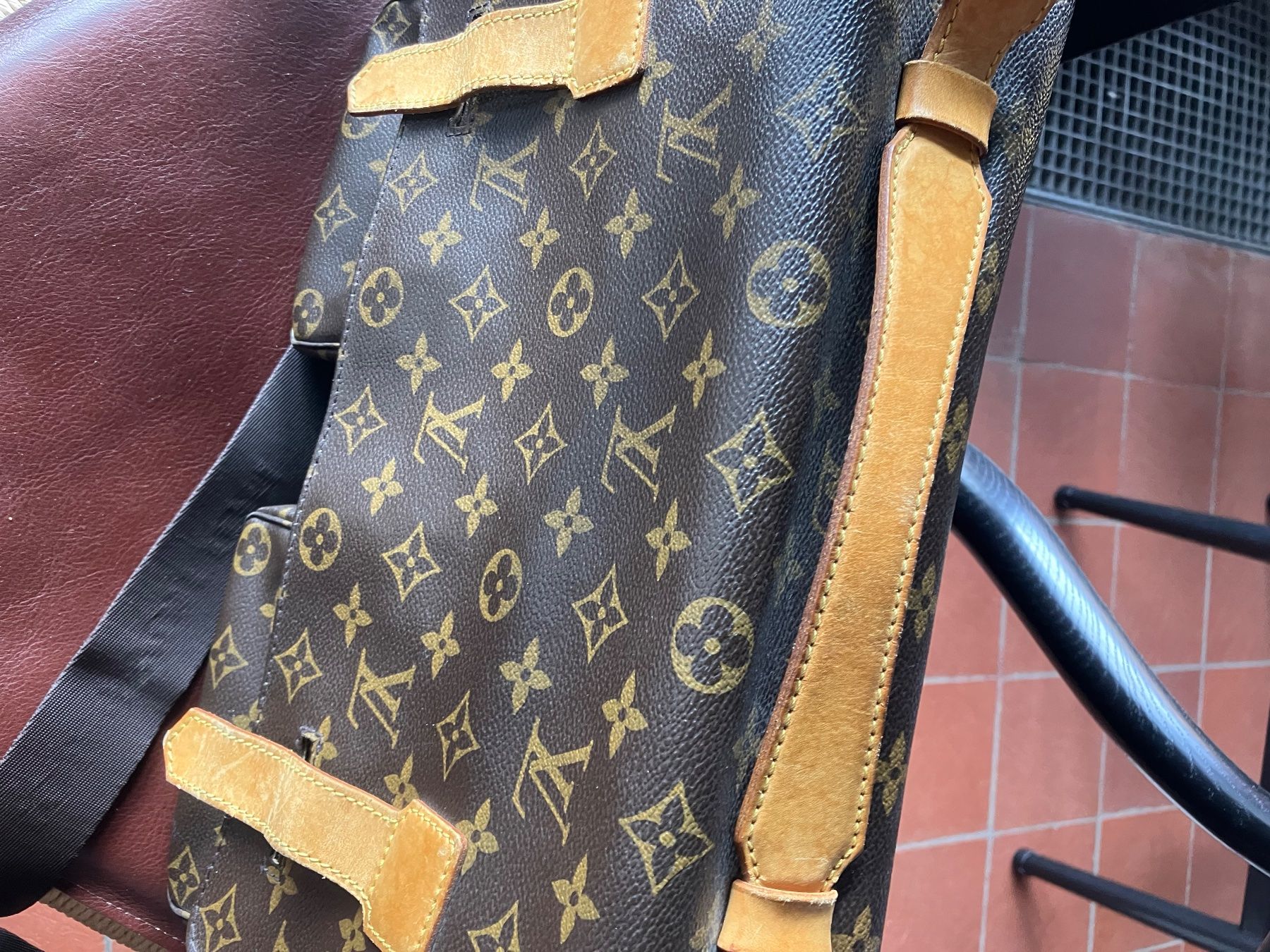 Louis Vuitton Sacs: Louis Vuitton (Umhängetasche ) – D'occasion à Wolfhausen par samcun 7