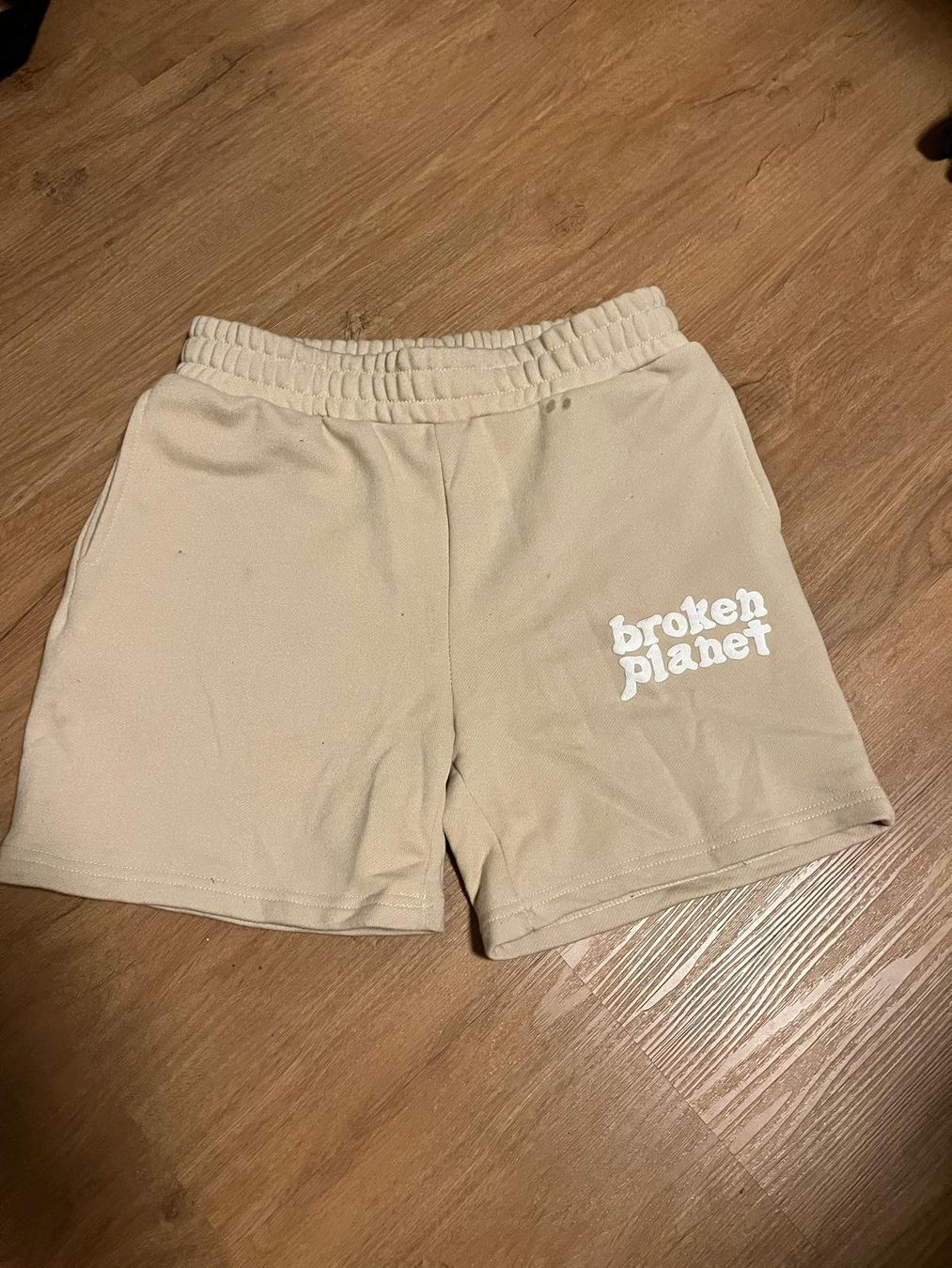 Pantaloni: Broken Planet Shorts – Nuovo (secondo la descrizione) da Finstersee venduto da thi_7x9d