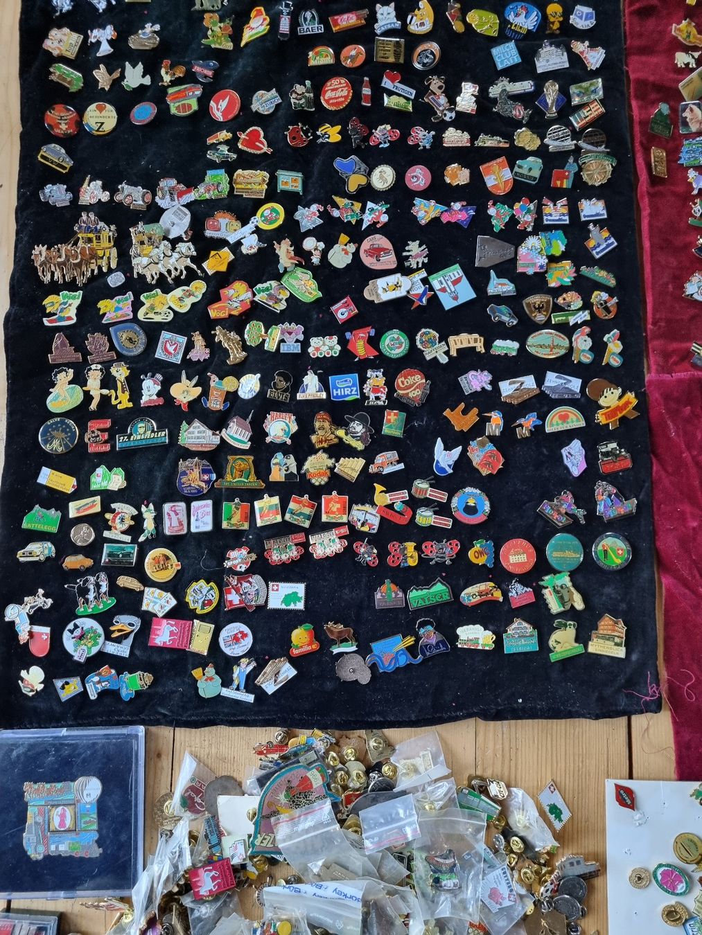 Placchette & Badge: Grosse Sammlung Pins 9 KILO Viele Seltene! – Nuovo (secondo la descrizione) da Trachslau venduto da post35 2
