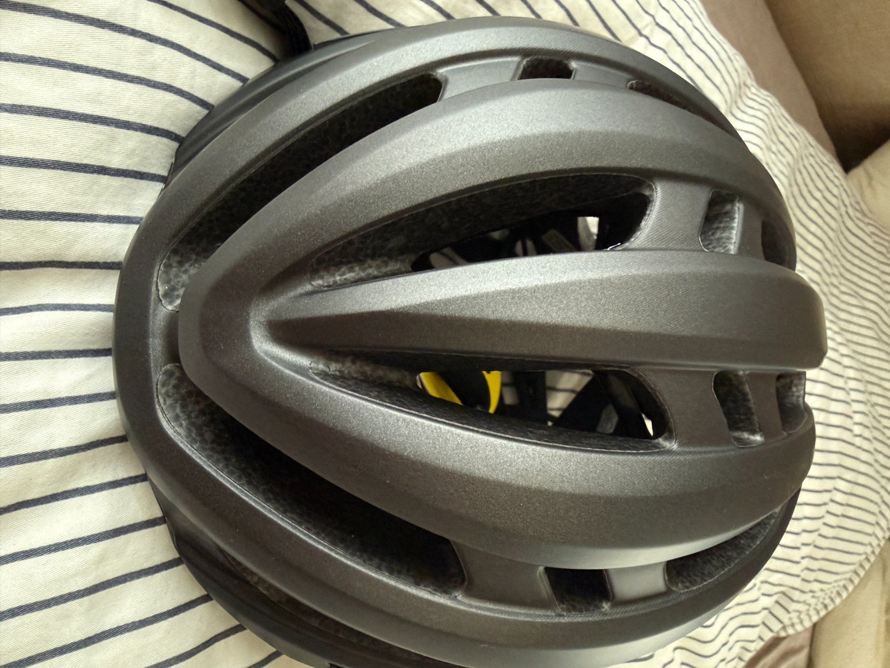 Helme: Giro Agilis MIPS Grösse M, schwarz – Neu und originalverpackt aus Volketswil von Bumambu 2