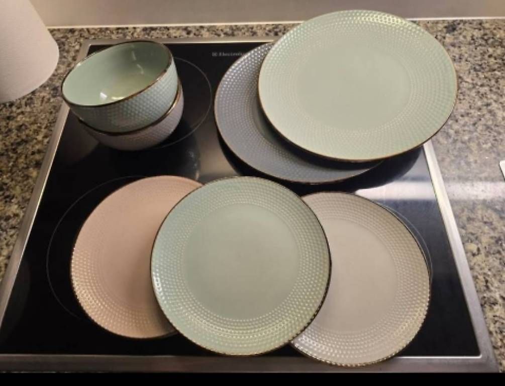 Services de table: Geschirr Set – D'occasion à Stetten AG par Glenia22 2
