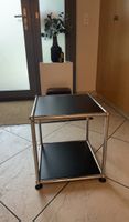 Design Beistelltisch mit zwei Ablagen Metall