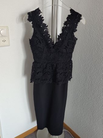 Bardot Kleid aus Spitze Gr. XS NEU