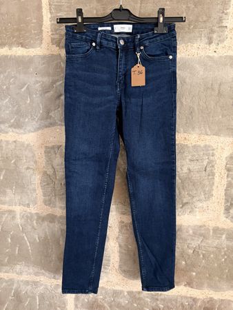 Jean bleu foncé femme T36 Mango